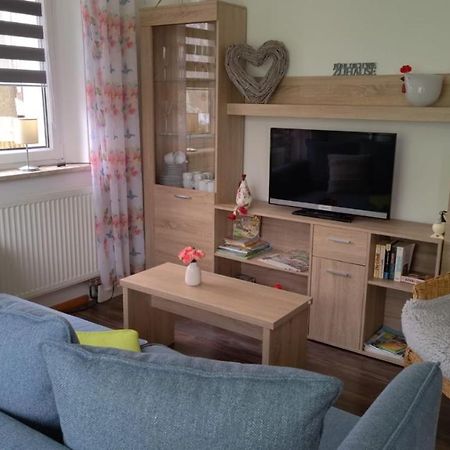 Helenes Ferienwohnung Auf Dem Bauernhof - Lausitzer Seenland Lauta Ngoại thất bức ảnh